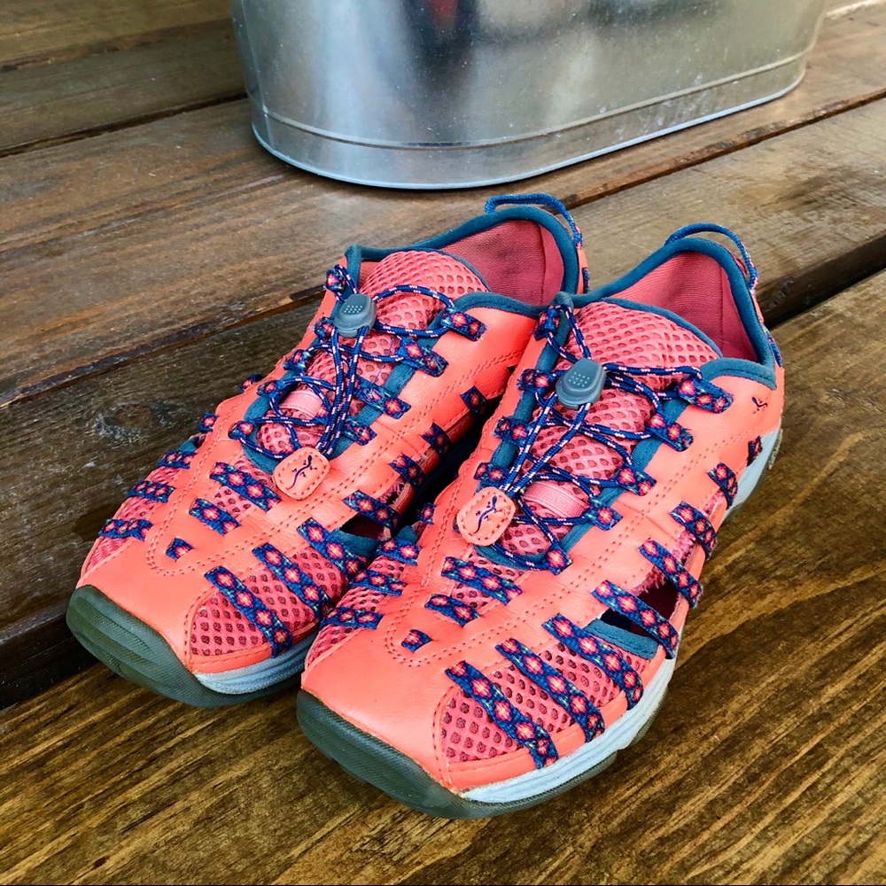 Chaco > Womens Coral Newport Hiking Shoes > 9